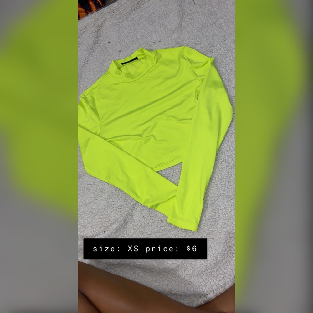 Long sleeve crop top